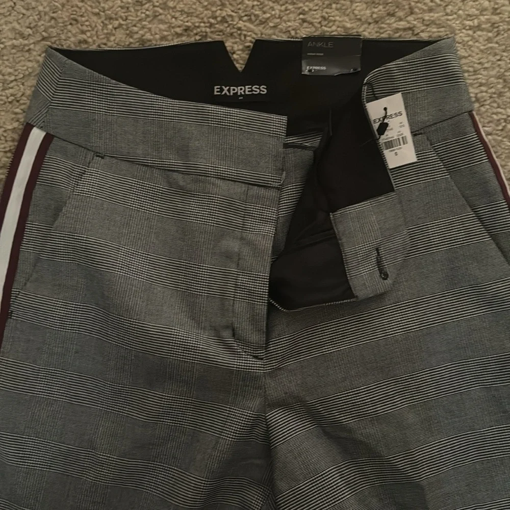 Express Pants - Picture 2 of 3